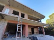 Varipetro Kreta, Varipetro: Unfertiges Gebäude zu verkaufen Haus kaufen